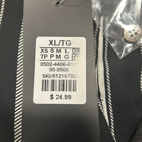 3 for $20 Loose fit striped shirt, 3/4 sleeve with button detail zip front - Picture 8 of 8